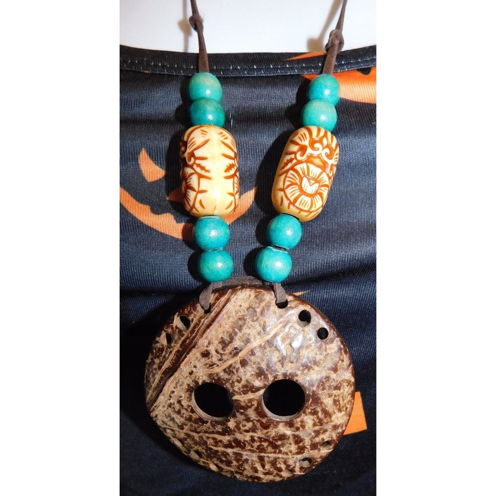 Vintage Coconut Shell Necklace - image 4